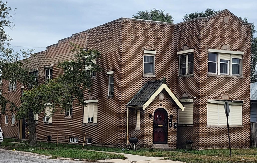 Photo of 1301 Pennsylvania Street, Gary, IN 46407 (MLS # 845915)