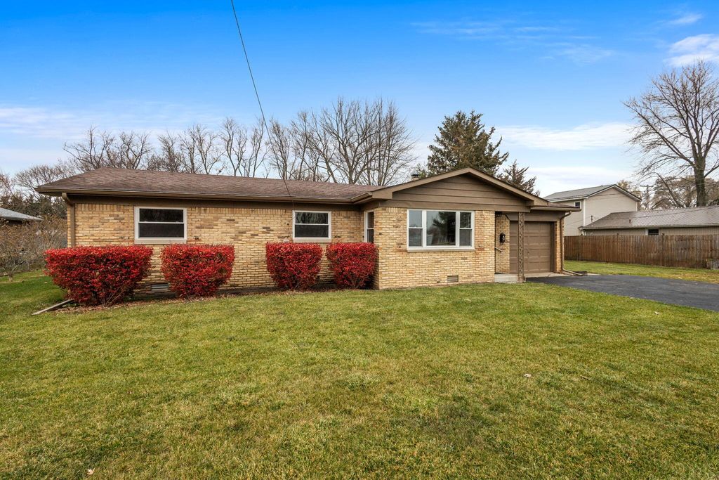 Photo of 708 E Maple Street, Rensselaer, IN 47978 (MLS # 831041)