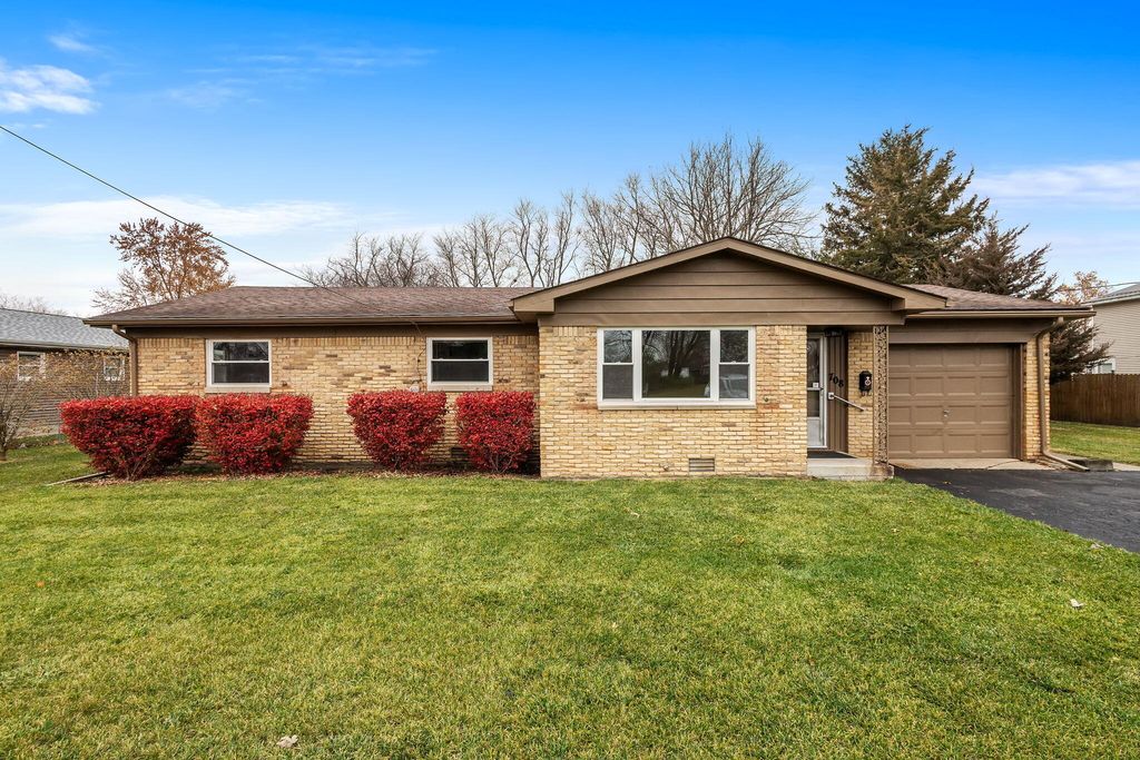 Photo of 708 E Maple Street, Rensselaer, IN 47978 (MLS # 831041)