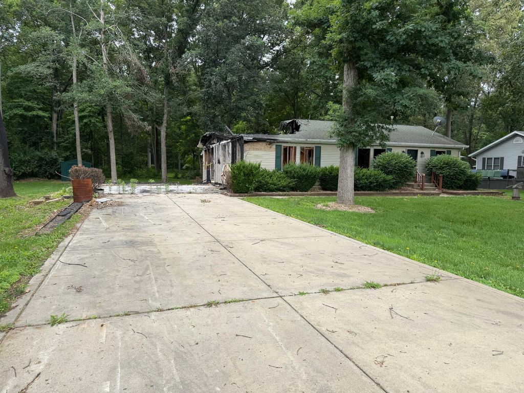 Photo of 9796 S 225 W, Union Mills, IN 46382 (MLS # 841296)