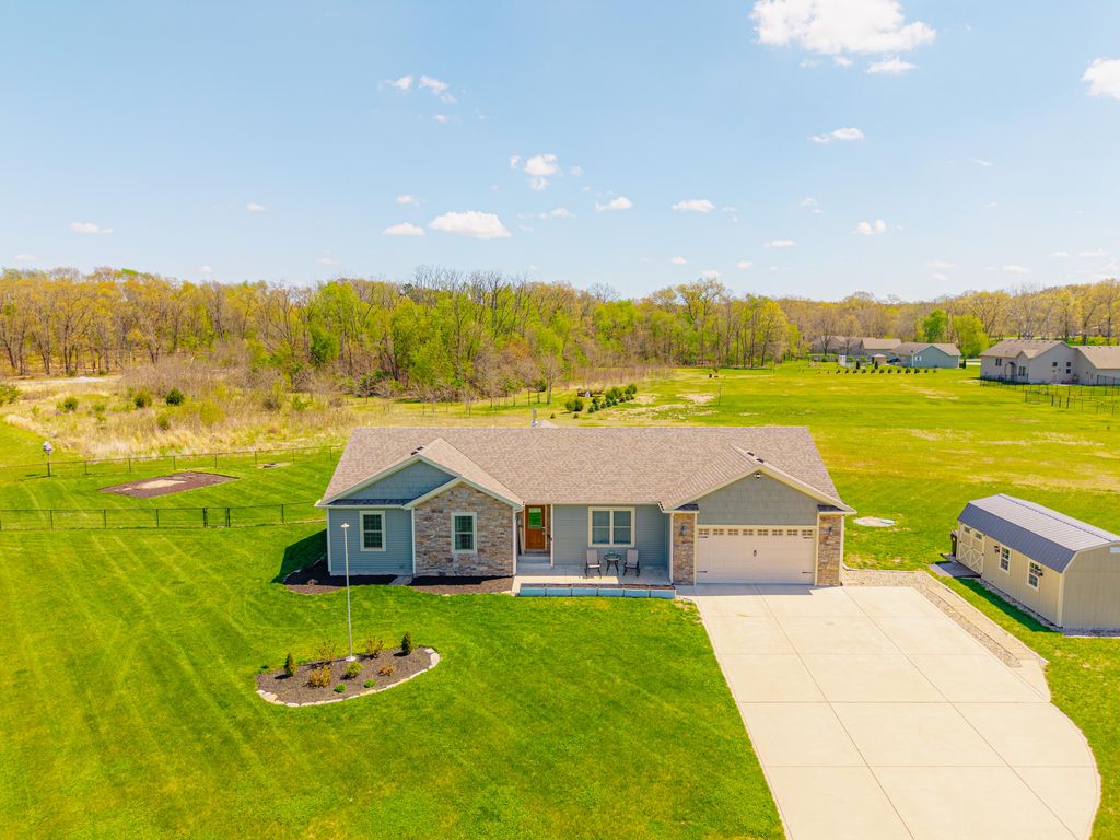 Photo of 10387 Fox Crossing, Wheatfield, IN 46392 (MLS # 837782)