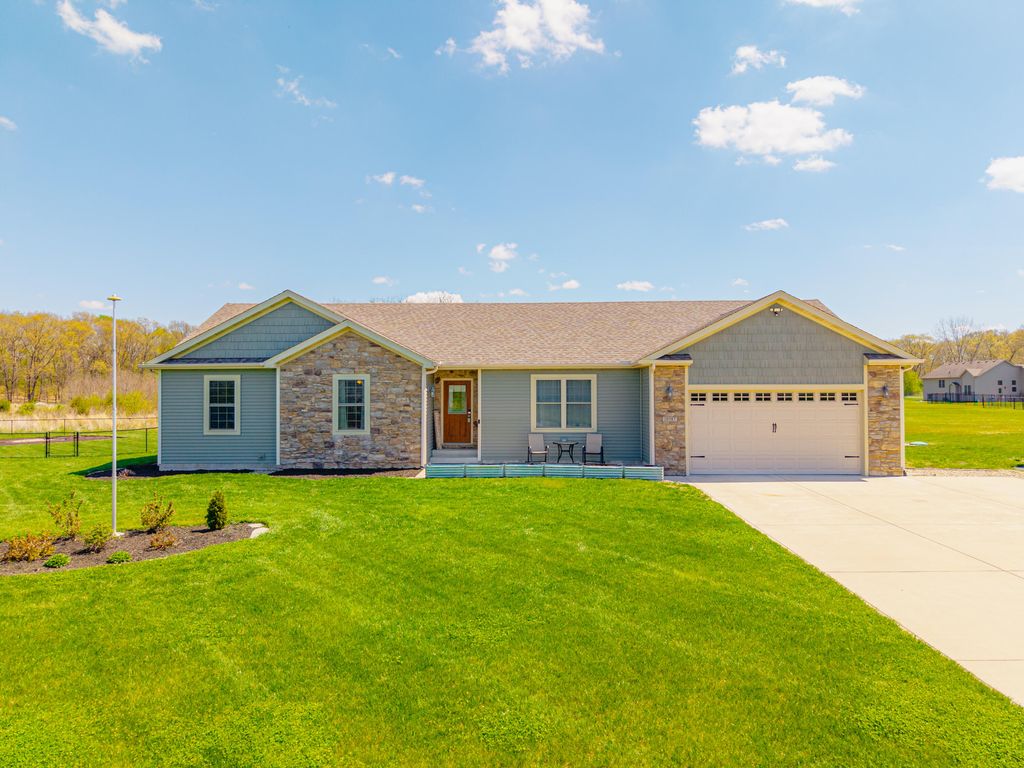 Photo of 10387 Fox Crossing, Wheatfield, IN 46392 (MLS # 837782)