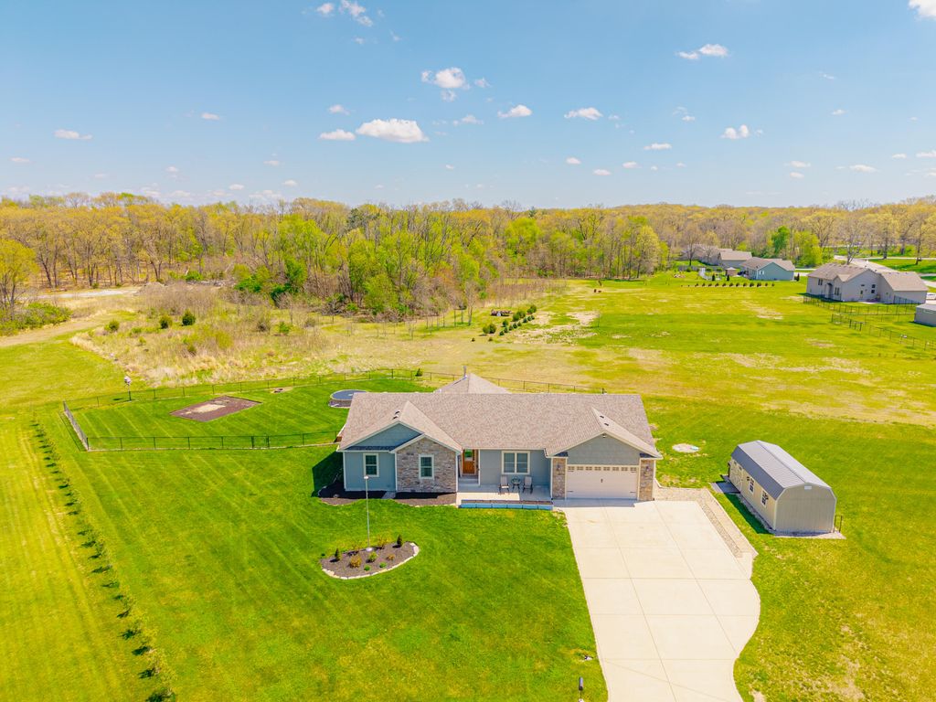 Photo of 10387 Fox Crossing, Wheatfield, IN 46392 (MLS # 837782)