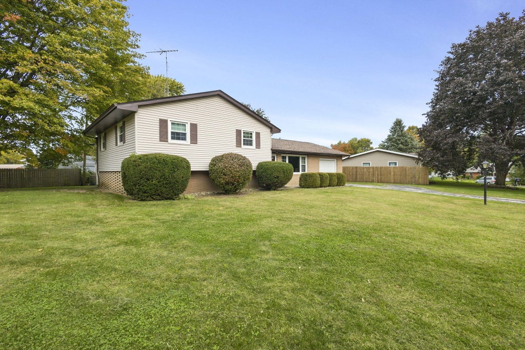Photo of 1406 C Street, La Porte, IN 46350 (MLS # 846942)