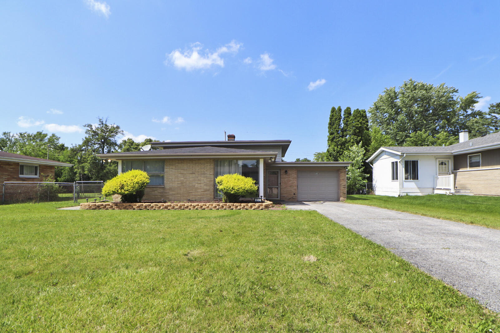 Photo 1 of 31 — 530 E 52nd Place, Merrillville, IN 46410