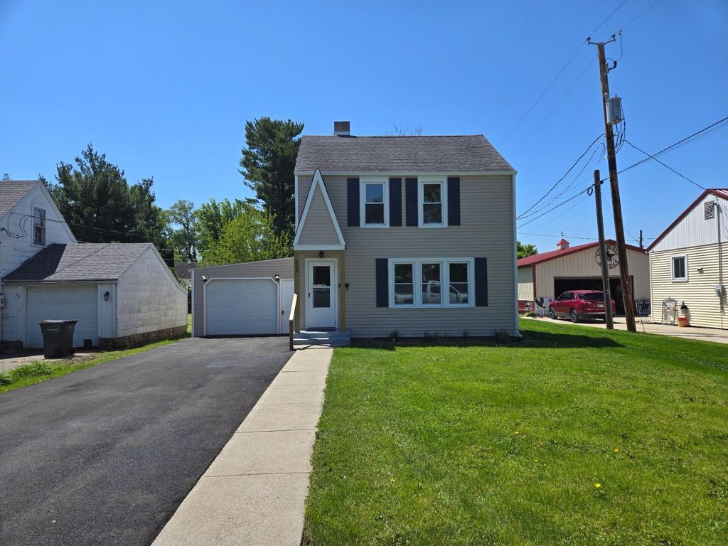 Photo of 523 W Emmet Avenue, Rensselaer, IN 47978 (MLS # 838689)