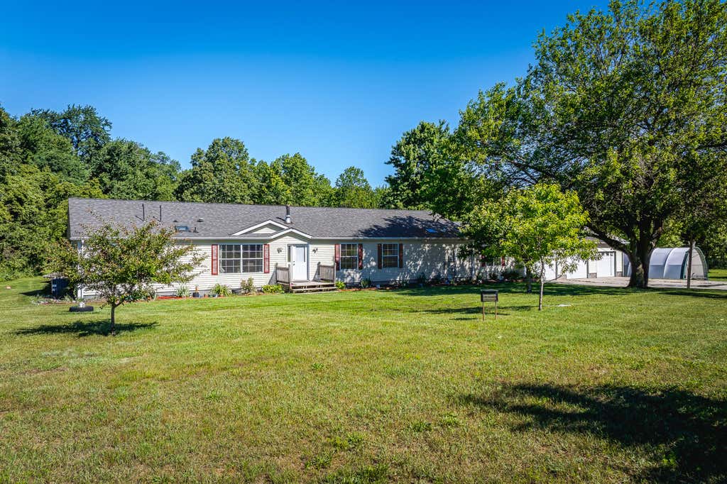 Photo of 489 E Furness Road, Michigan City, IN 46360 (MLS # 840604)