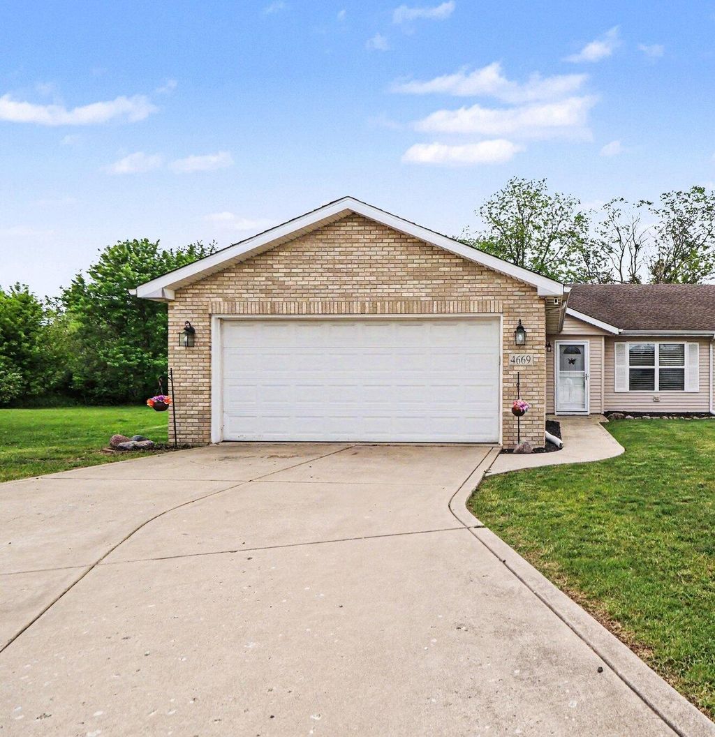 Photo of 4669 W 73rd Court, Merrillville, IN 46410 (MLS # 839178)