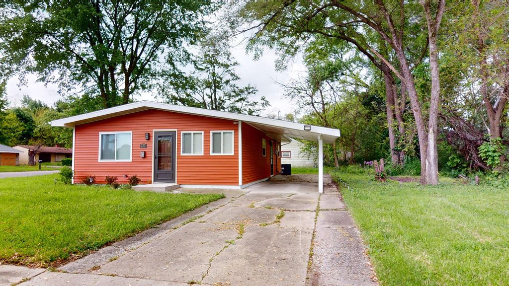 Photo of 737 E 47th Avenue, Gary, IN 46409 (MLS # 833156)