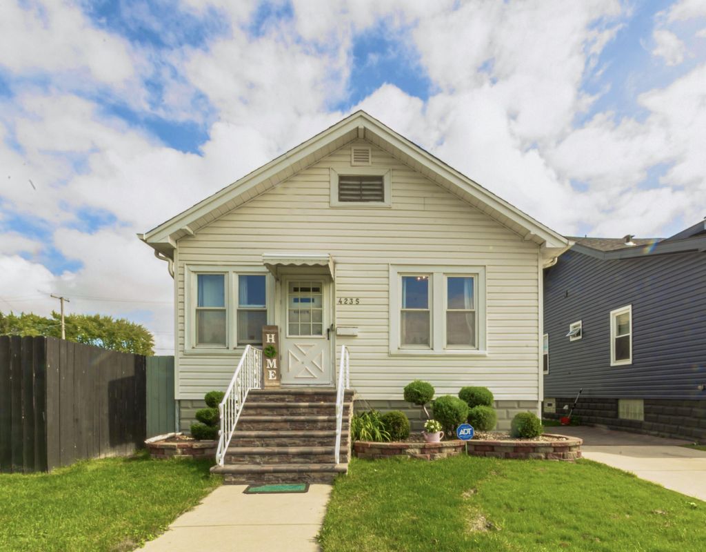 Photo of 4235 Hohman Avenue, Hammond, IN 46327 (MLS # 829464)