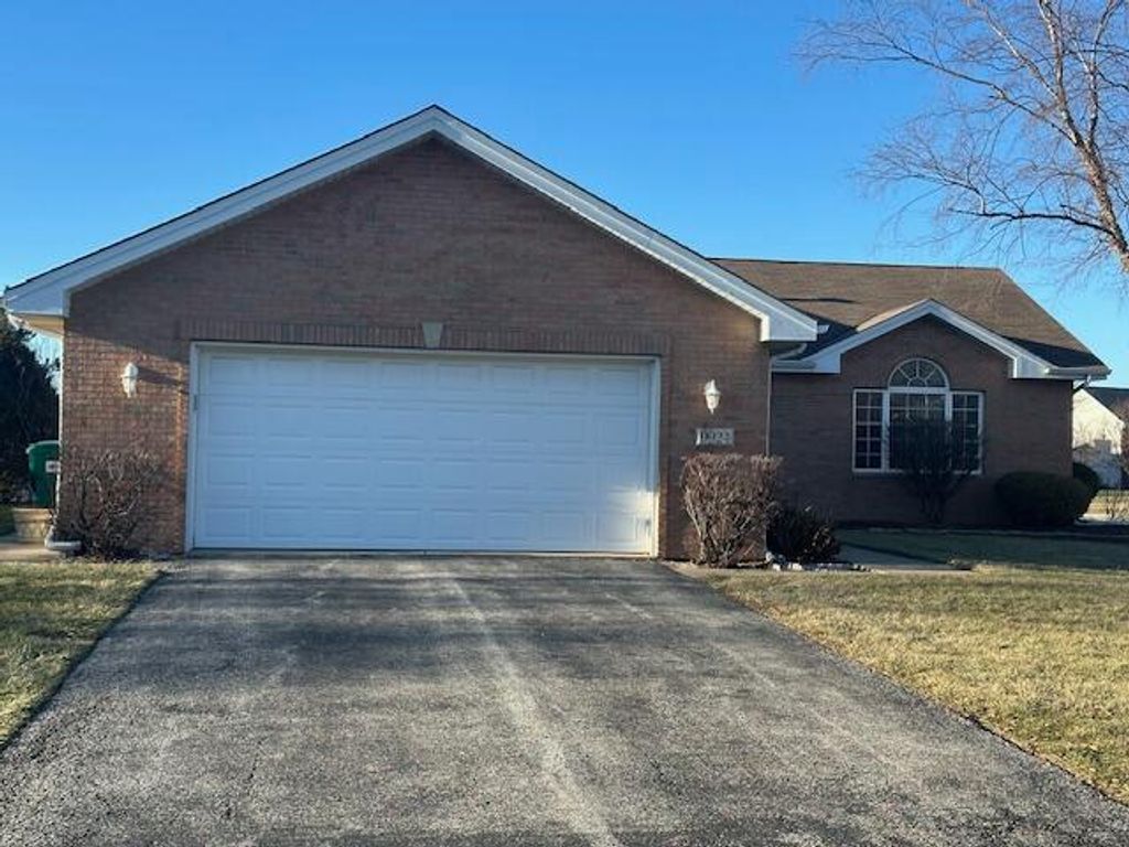 Photo of 9924 Lands End, Munster, IN 46321 (MLS # 833088)