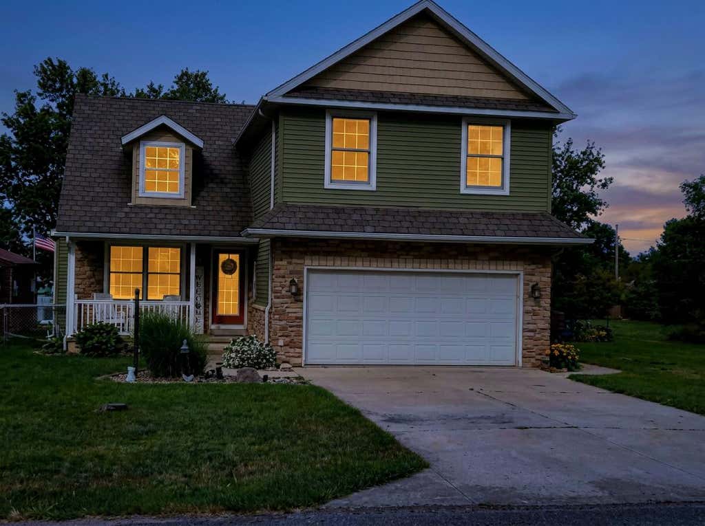 Photo of 4084 W Shore Drive, Bremen, IN 46506 (MLS # 840462)