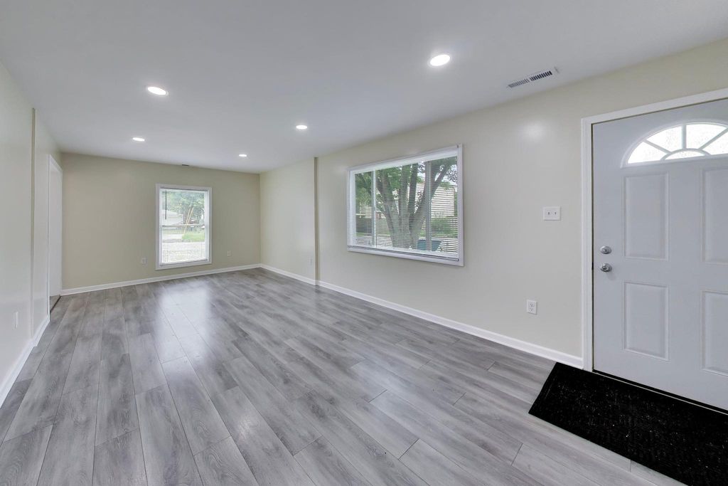 Photo of 23 W 71st Place, Merrillville, IN 46410 (MLS # 839372)