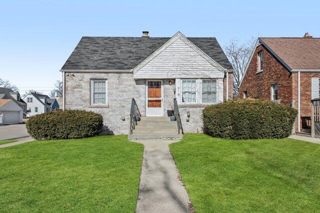 Photo of 919 171st Street, Hammond, IN 46324 (MLS # 834315)