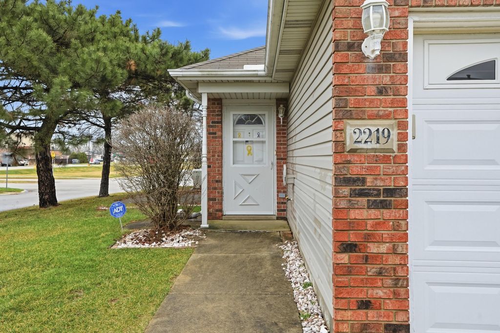 Photo of 2219 Sandridge Lane, Dyer, IN 46311 (MLS # 835527)