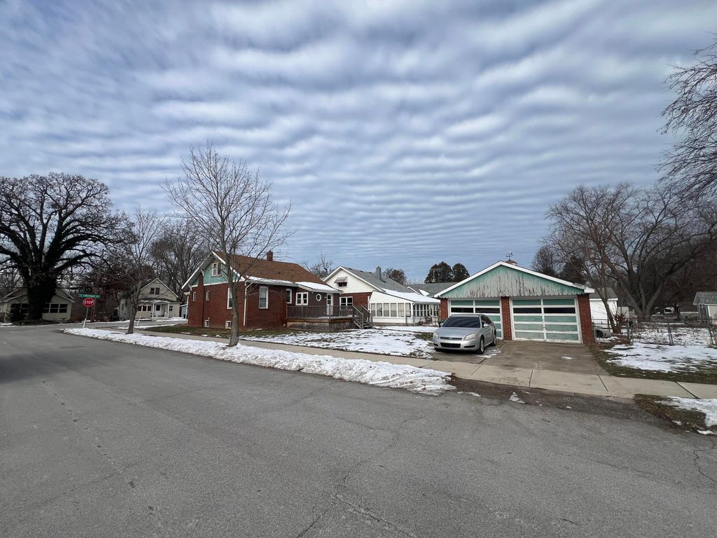 Photo of 101 N Michigan Avenue, Hobart, IN 46342 (MLS # 832095)