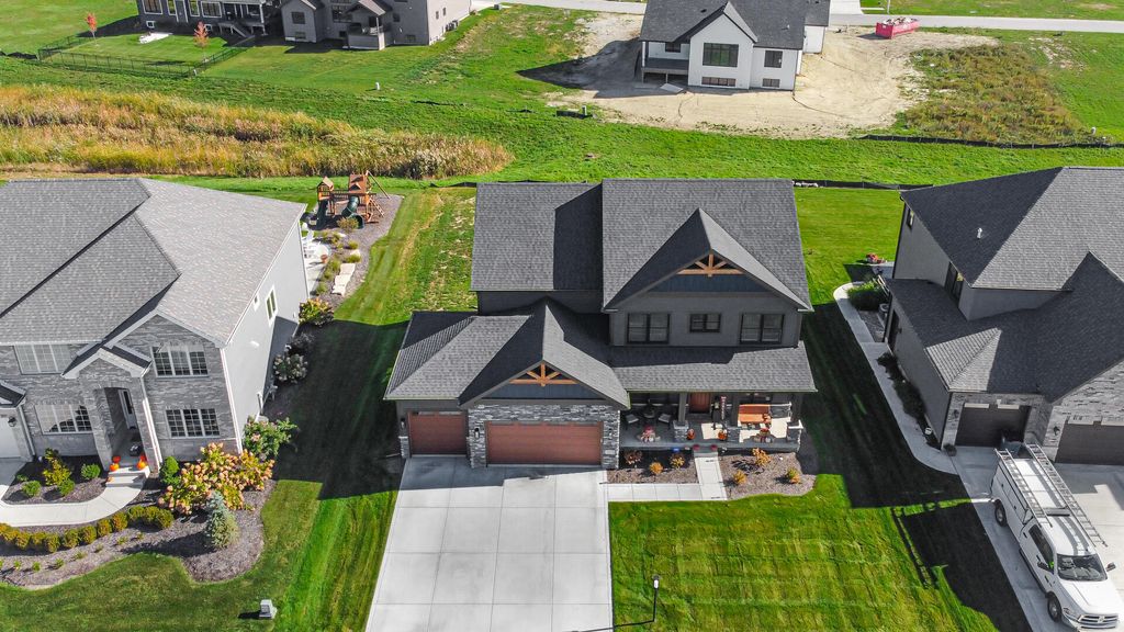 Photo of 9551 Fescue Drive, Saint John, IN 46373 (MLS # 833234)