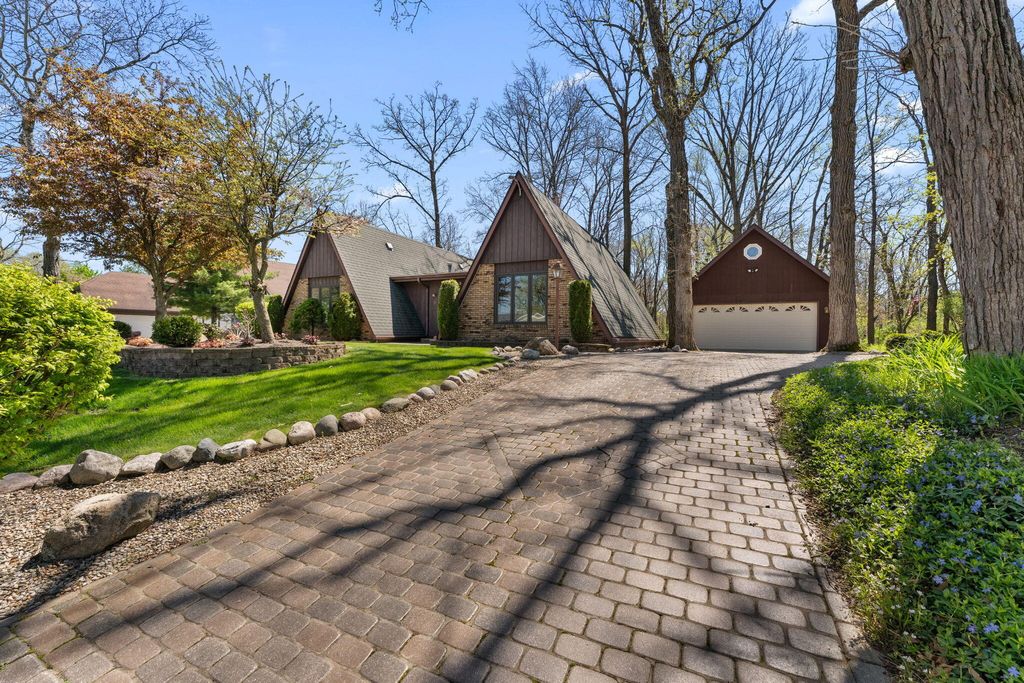 Photo of 5615 W 154th Court, Lowell, IN 46356 (MLS # 837496)