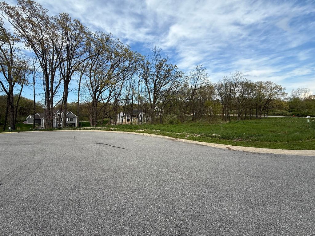 Photo of 702 W Bay Court, Crown Point, IN 46307 (MLS # 831409)