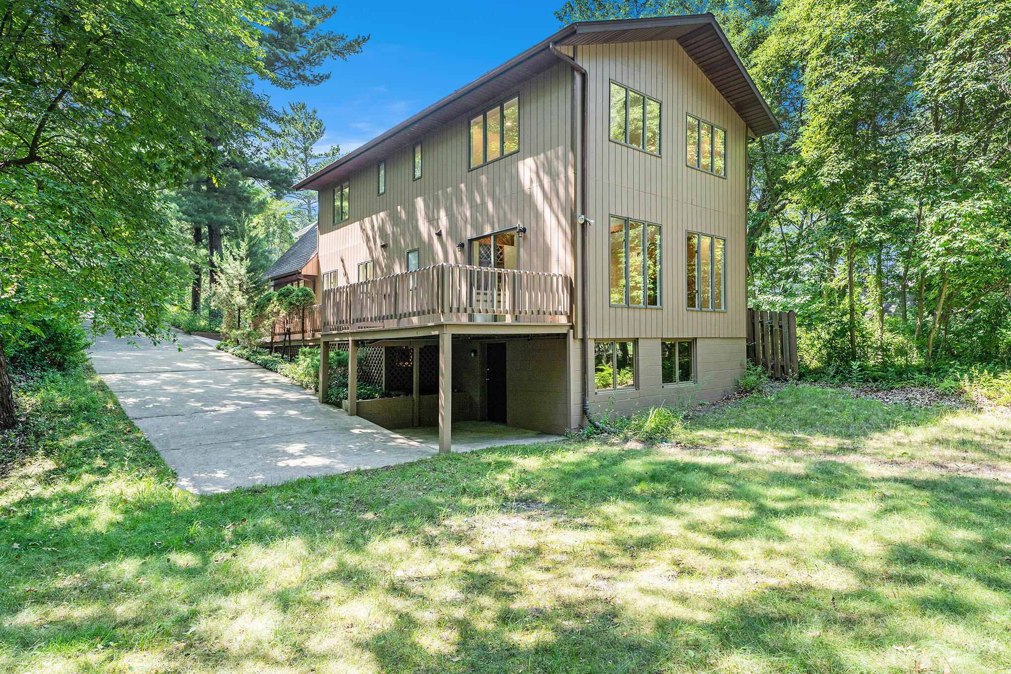 23 Lake Shore County Road