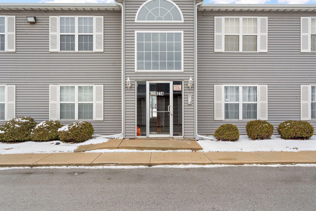 Photo of 8214 Lincoln Circle #C, Merrillville, IN 46410 (MLS # 833178)