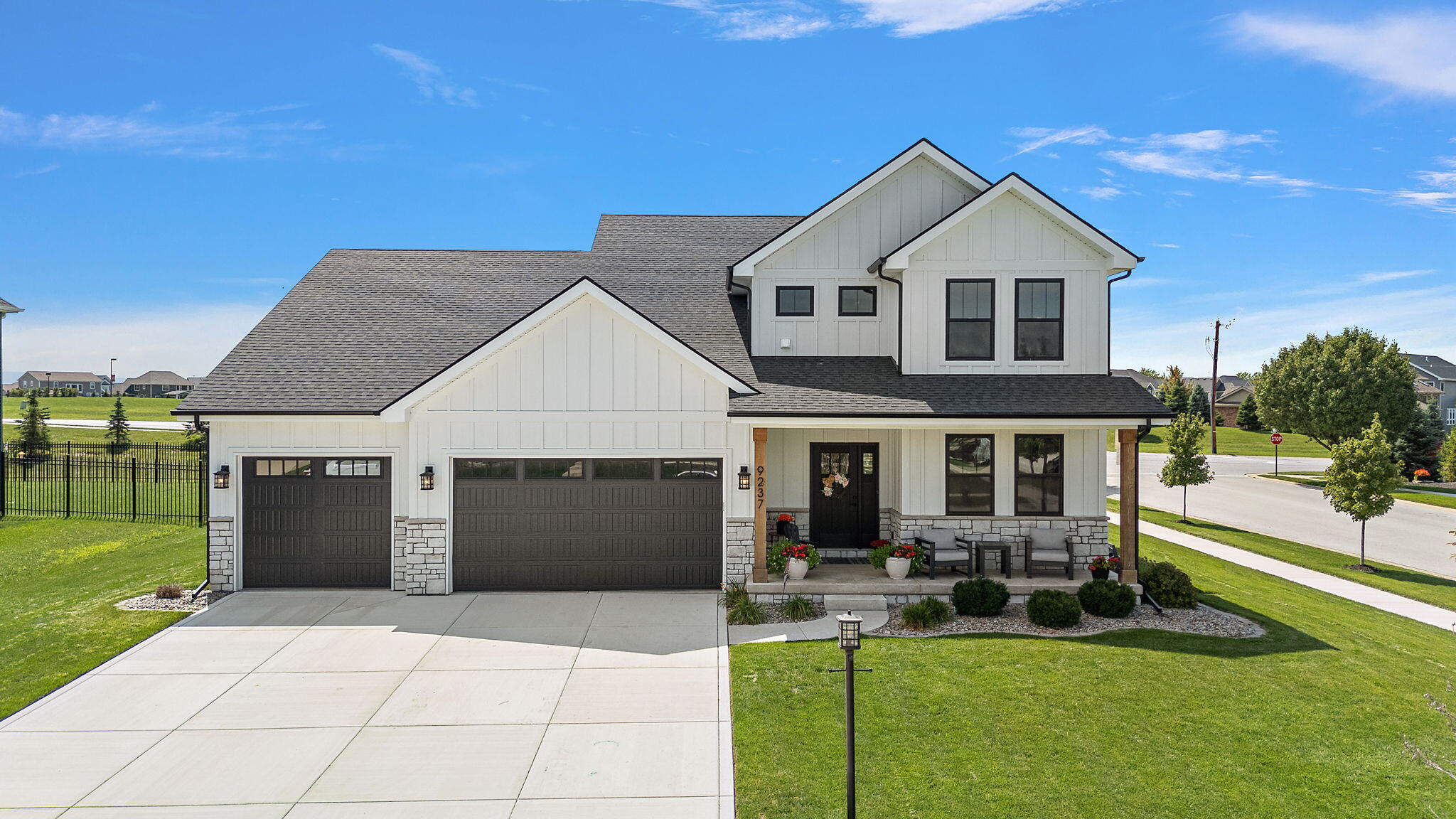 9237 Hibiscus Drive