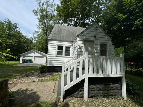 Single Family Residence in Lake Station IN 1820 Warren Street.jpg