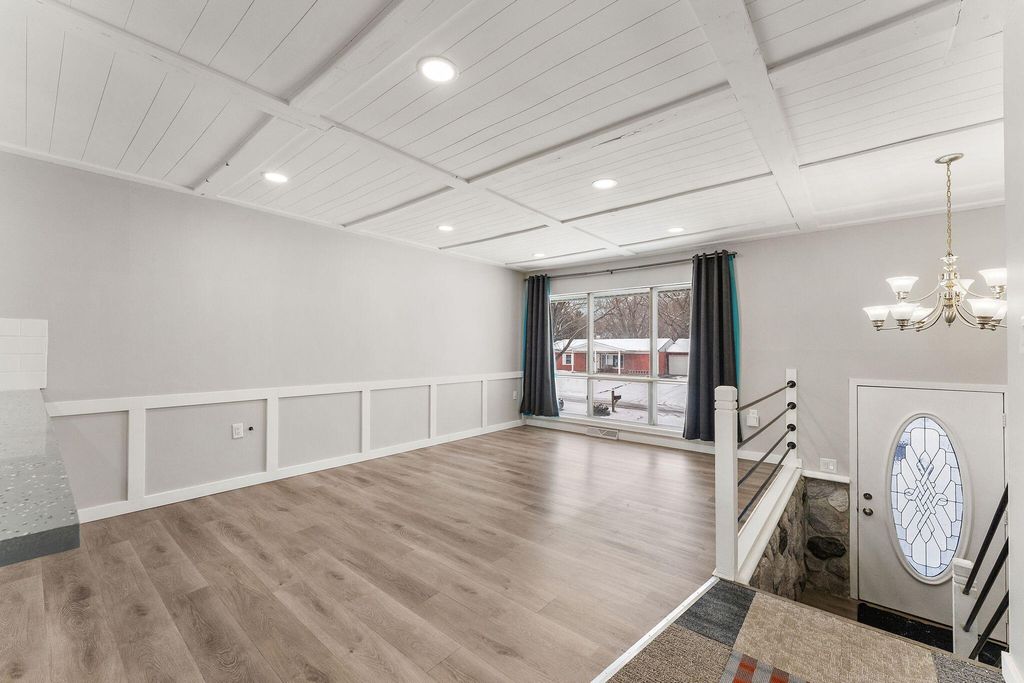 Photo of 2602 Oakwood Avenue, Valparaiso, IN 46383 (MLS # 832362)