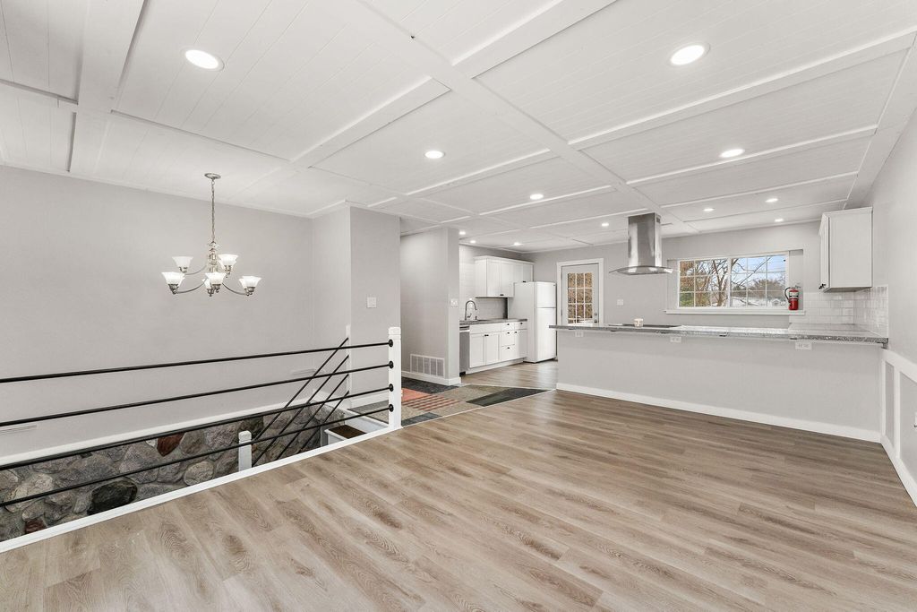 Photo of 2602 Oakwood Avenue, Valparaiso, IN 46383 (MLS # 832362)