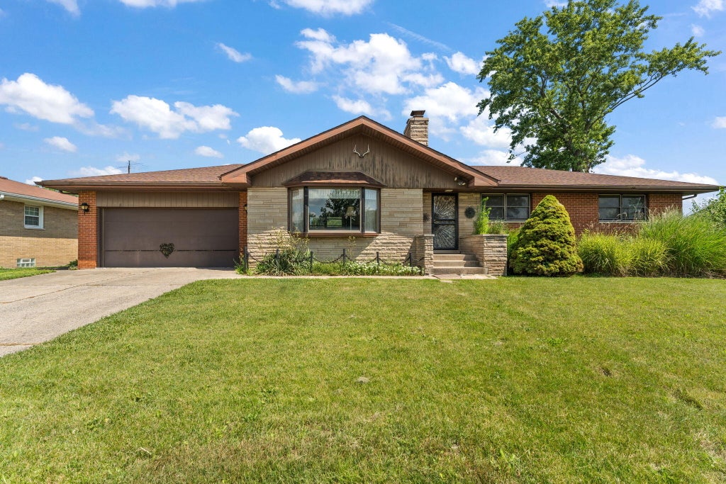 Photo of 240 E 78th Avenue, Merrillville, IN 46410 (MLS # 842109)
