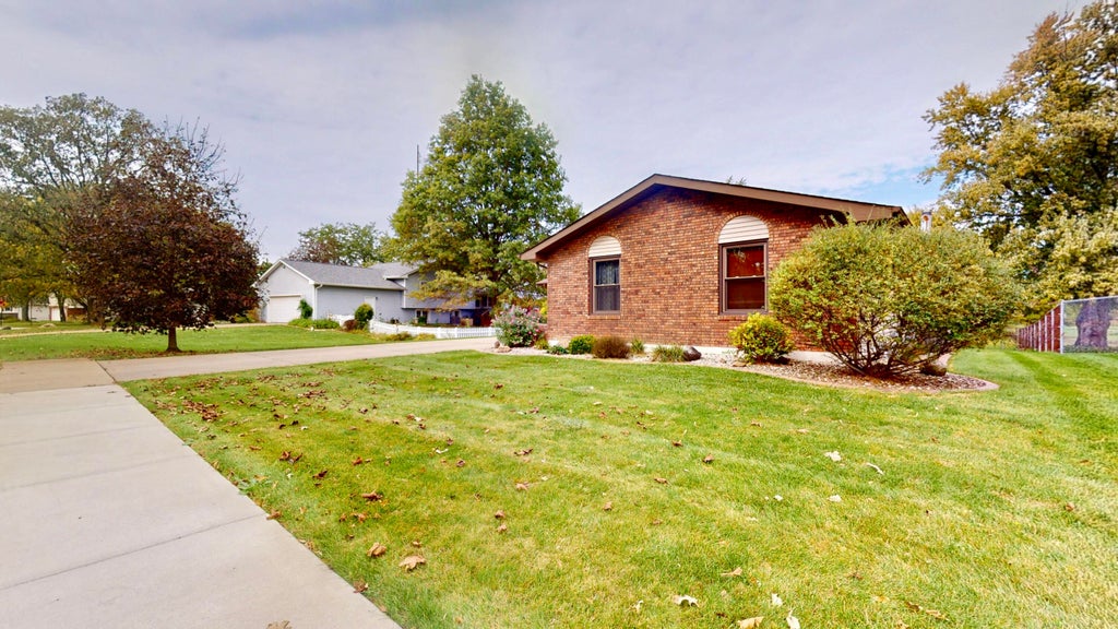 Photo of 7110 W 85th Avenue, Crown Point, IN 46307 (MLS # 847158)