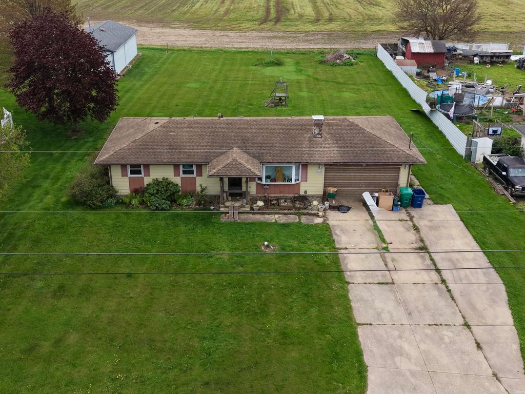 Photo of 4636 E 200 S, La Porte, IN 46350 (MLS # 838104)