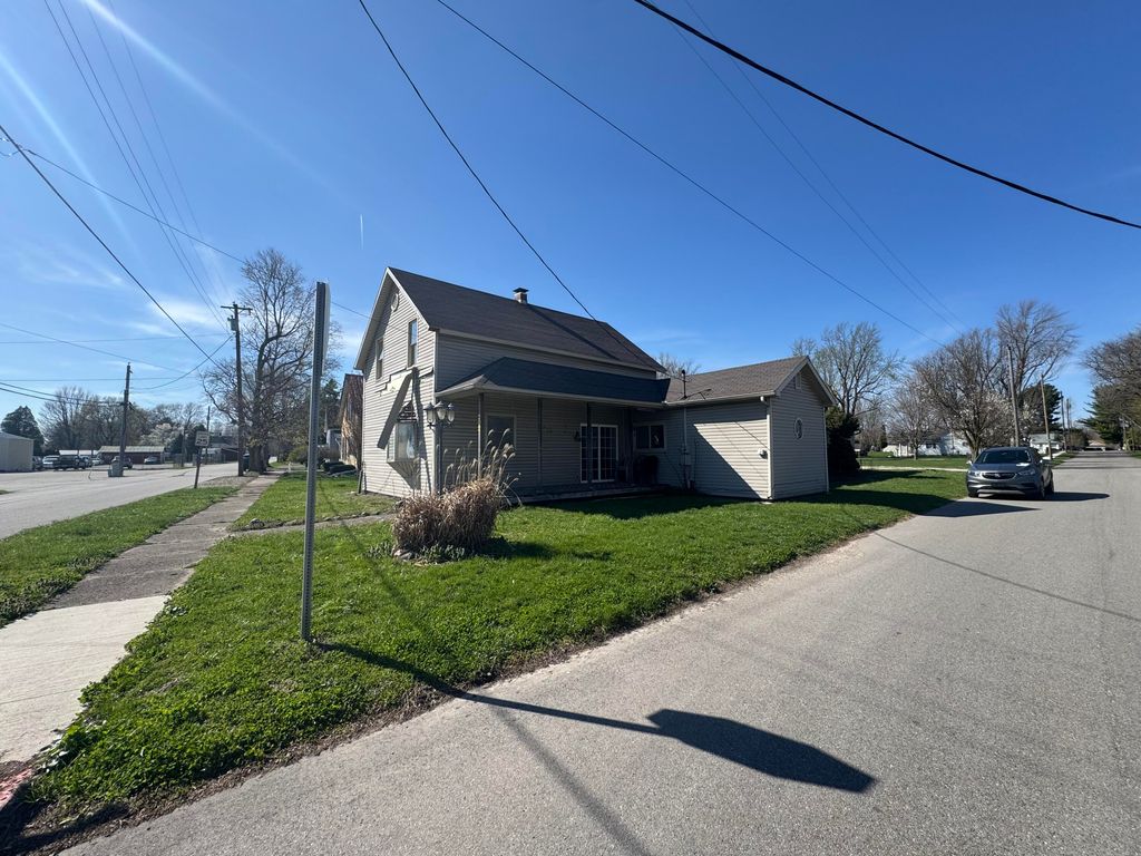 Photo of 202 W Walnut Street, Akron, IN 46910 (MLS # 837484)