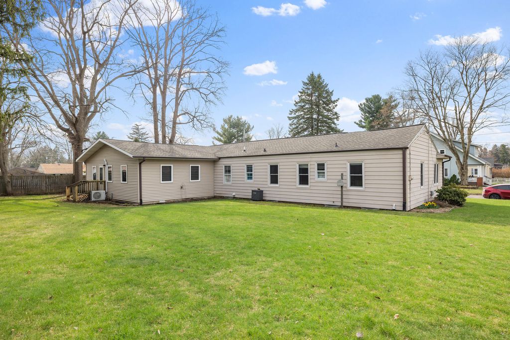 Photo of 907 W 12th Street, La Porte, IN 46350 (MLS # 835954)