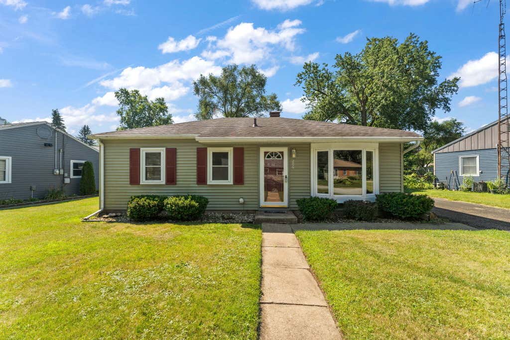 Photo of 206 E 9th Street, La Porte, IN 46350 (MLS # 843406)