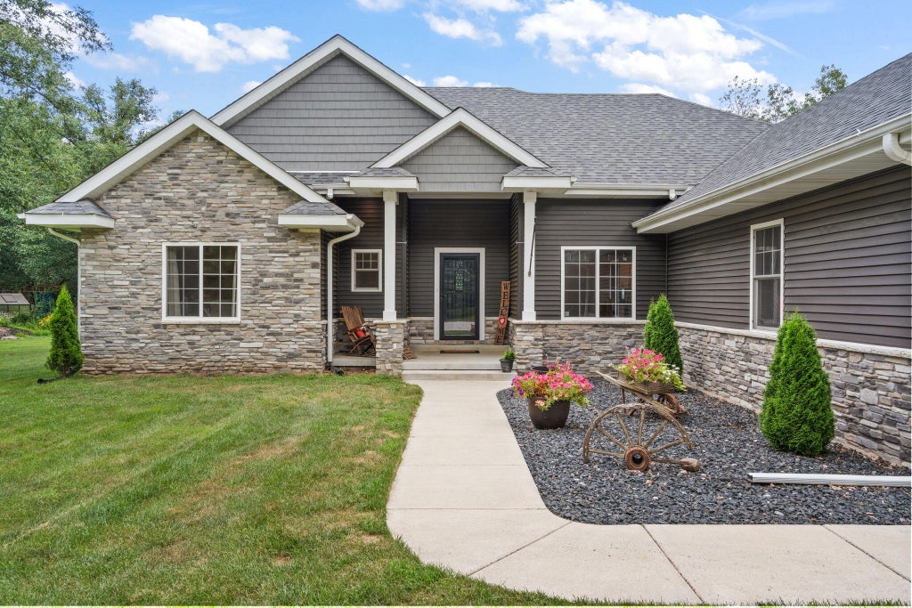 Photo of 3054 Peacock Lane, Wheatfield, IN 46392 (MLS # 843172)