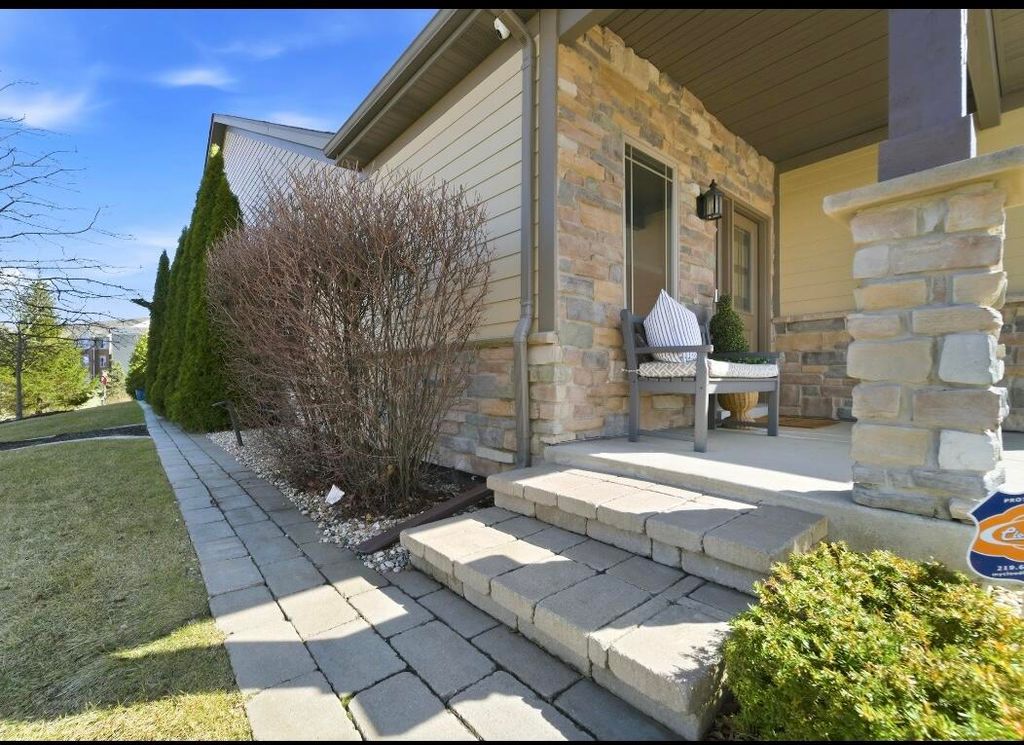 Photo of 10707 Walnut Drive, Saint John, IN 46373 (MLS # 835546)