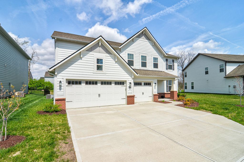 Photo of 3670 Roland Drive, Danville, IN 46122 (MLS # 837348)