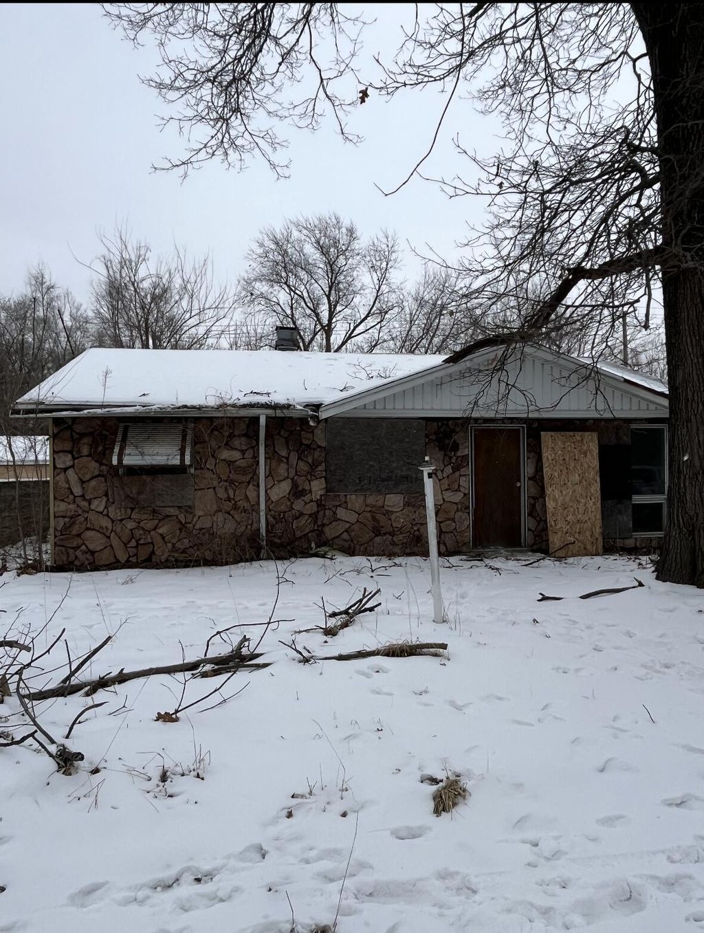 Photo of 809 Clinton Street, Gary, IN 46406 (MLS # 833844)