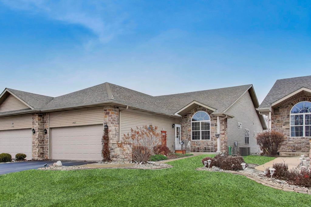 Photo of 1465 Mybeck Place, Crown Point, IN 46307 (MLS # 833978)