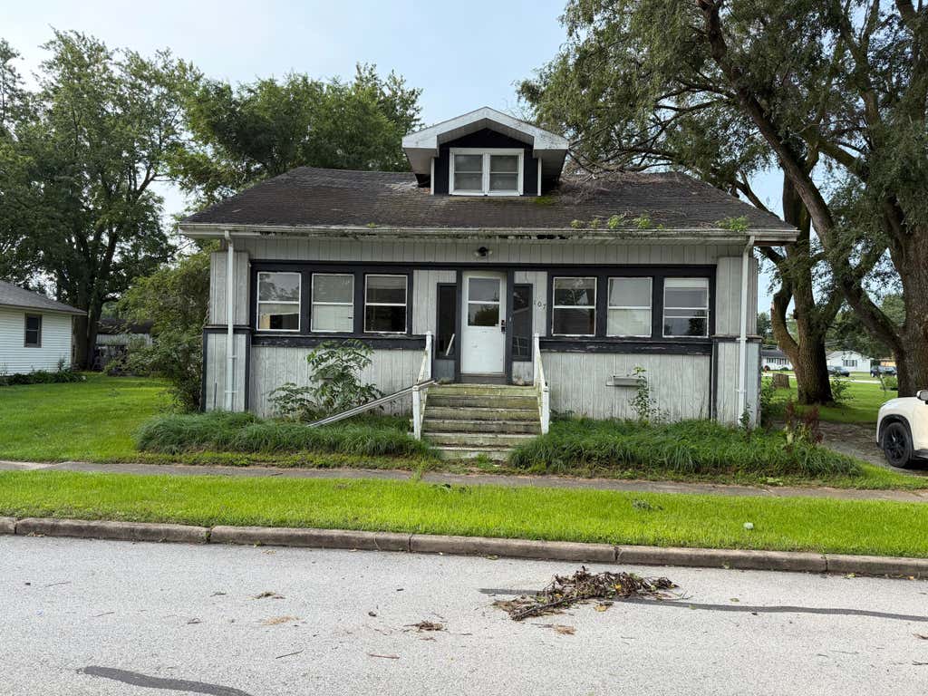 Photo of 107 W State Street, Morocco, IN 47963 (MLS # 843890)