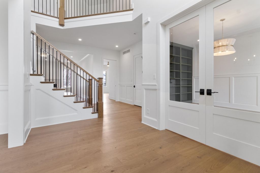 Photo of 9620 Creekview Drive, Saint John, IN 46373 (MLS # 842542)