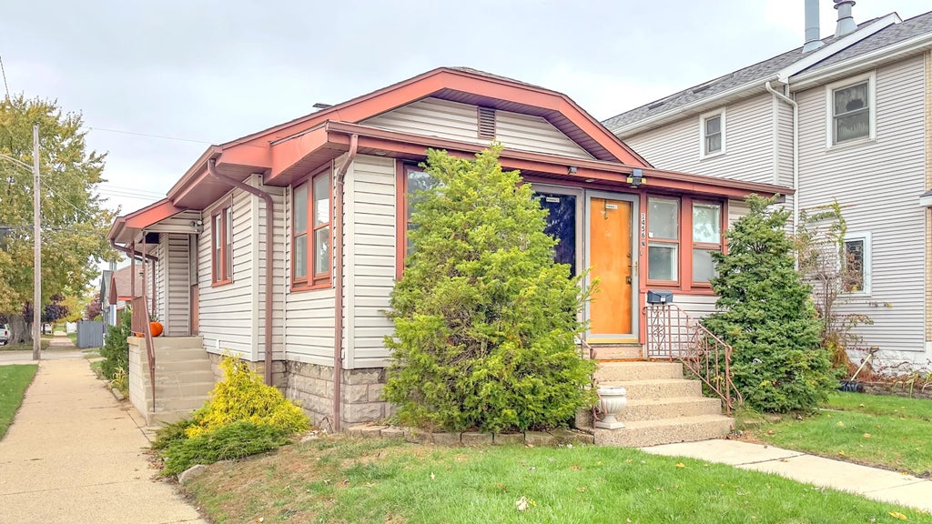 Photo of 1456 Warwick Avenue, Whiting, IN 46394 (MLS # 847481)