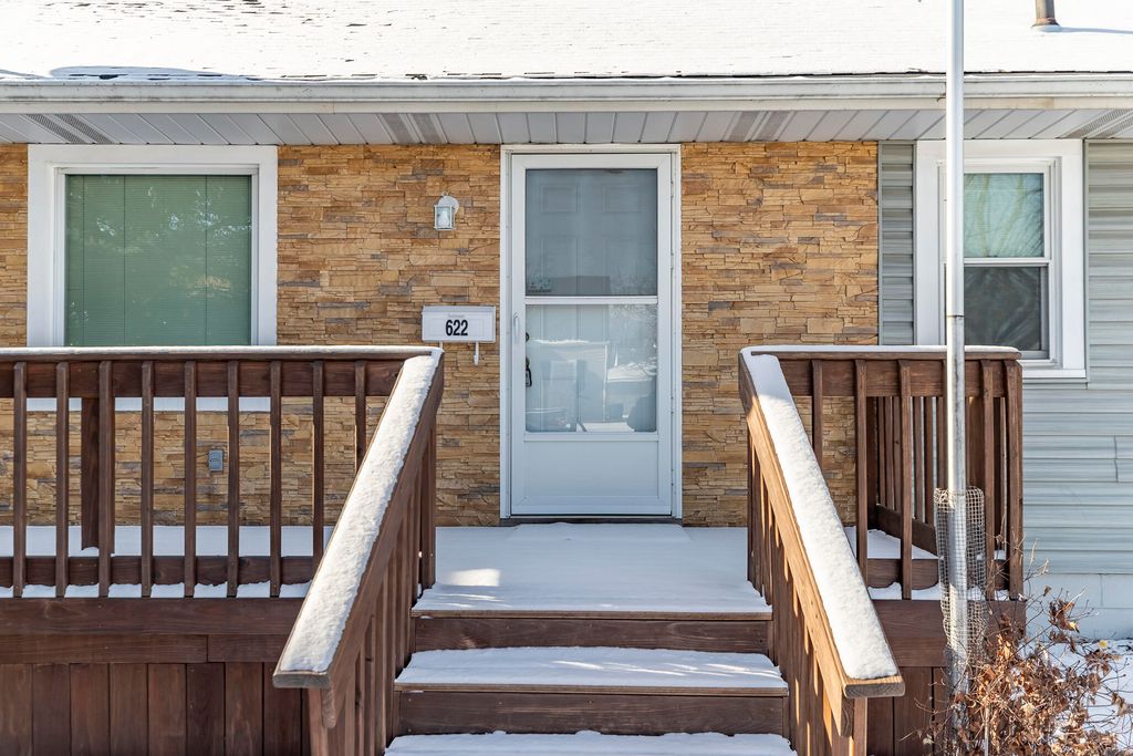 Photo of 622 N Lafayette Street, Griffith, IN 46319 (MLS # 833123)