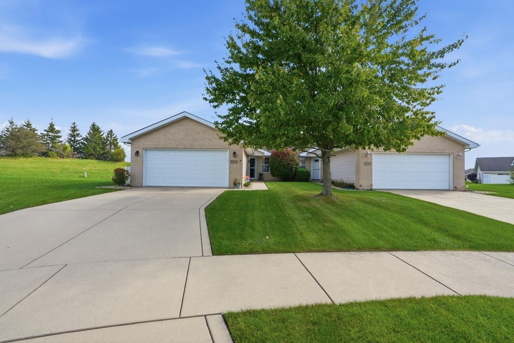 Photo of 1233 W 82nd Lane, Merrillville, IN 46410 (MLS # 846817)