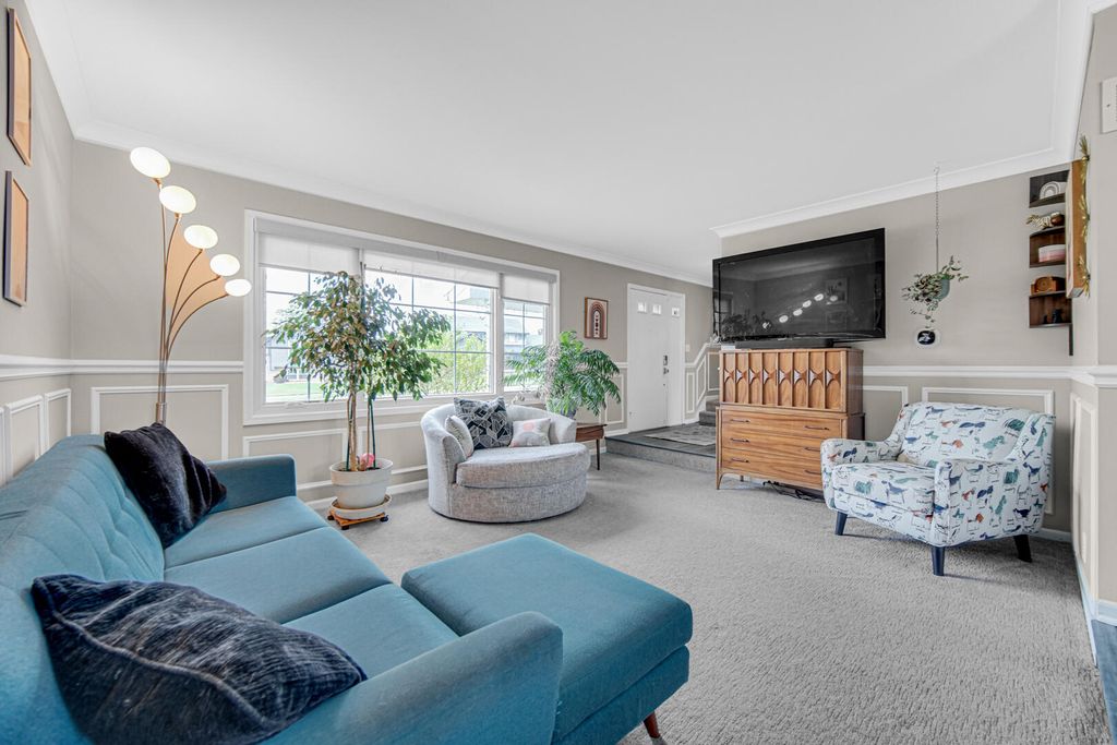 Photo of 2542 Naples Drive, Schererville, IN 46375 (MLS # 837649)