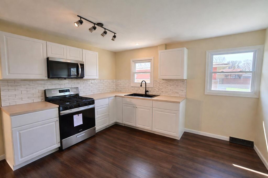 Photo of 5768 Roosevelt Place, Merrillville, IN 46410 (MLS # 836269)