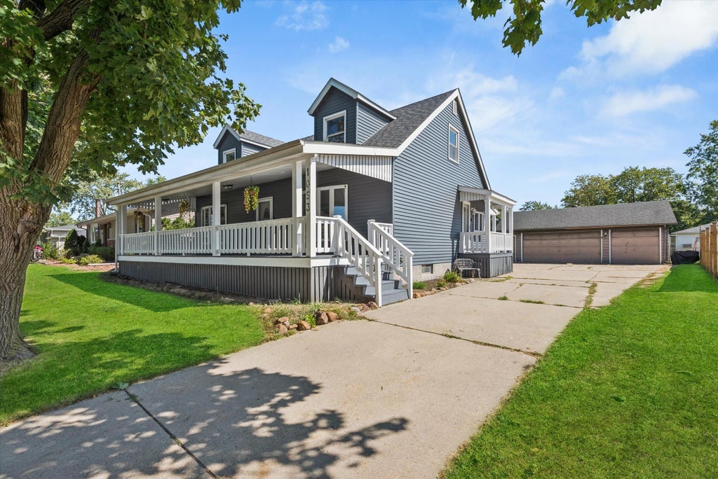 Photo of 1053 S Decatur Street, Hobart, IN 46342 (MLS # 845282)