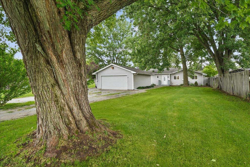 Photo of 26 S Fish Lake Street, Valparaiso, IN 46385 (MLS # 841285)