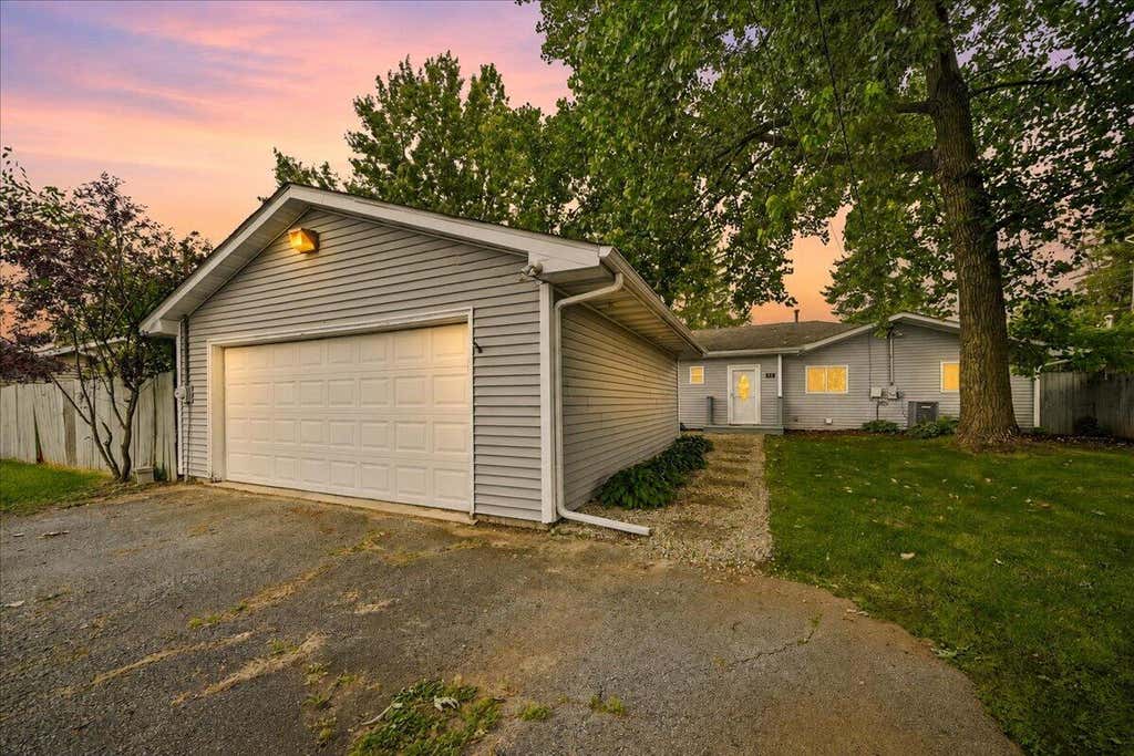 Photo of 26 S Fish Lake Street, Valparaiso, IN 46385 (MLS # 841285)